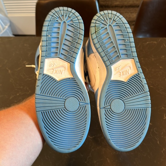 Nike UNC dunks from 2013 — patent leather, size 9.5 men’s - Picture 8 of 9